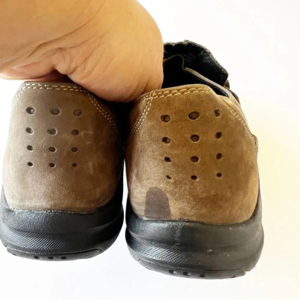 Clarks Wave Olive Green Nubuck Suede Bucs Women’s Size 7 Strap‎ Detail READ - Picture 11 of 11